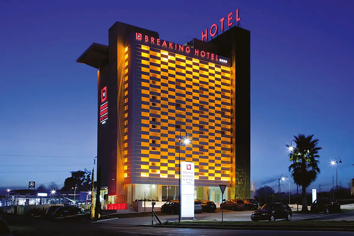 Realizzazione Beccaceci — Breaking Hotel